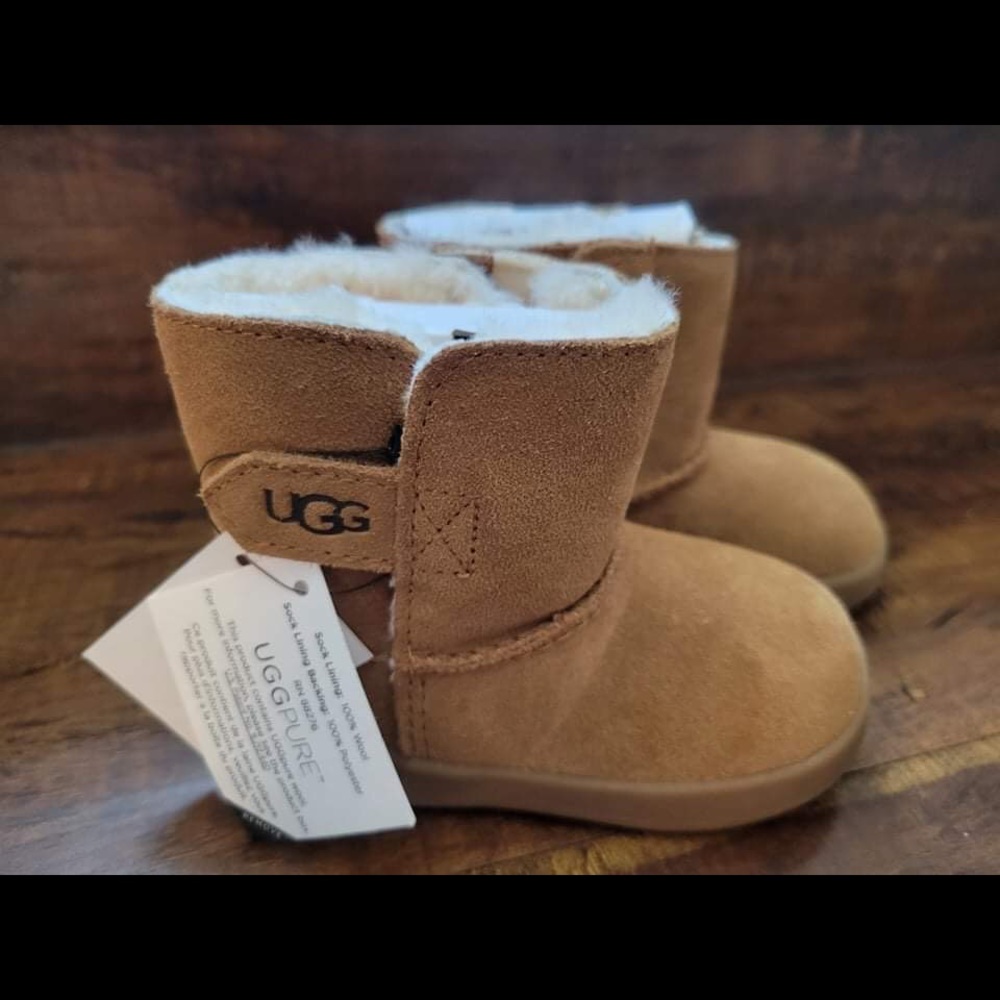 UGG Australia Toddler classic BOOT Chestnut size 4/5 for 12-18 months